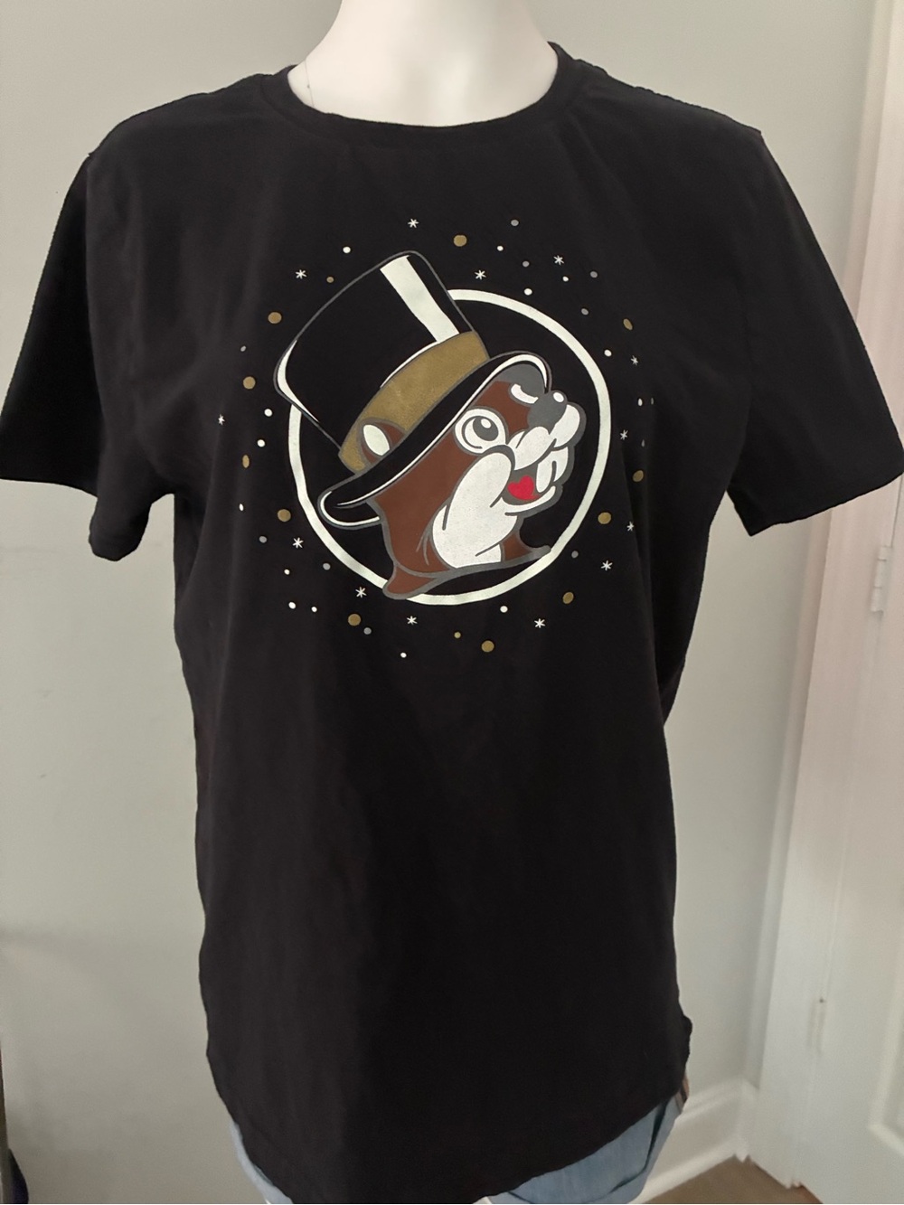 Black Buc-ee’s Graphic Tee with Top Hat Design